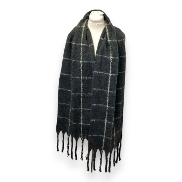 A New Day Women’s Check Winter Wrap Scarf with Tassel Fringe, Gray, OS - Picture 3 of 7